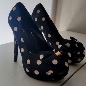 Show Story Polka Dot peeptoe Platform Heels 👠